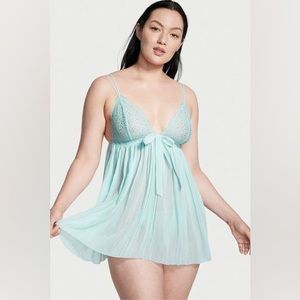 Pleated Embellished Babydoll Victoria’s Secret Size Medium Set opal blue